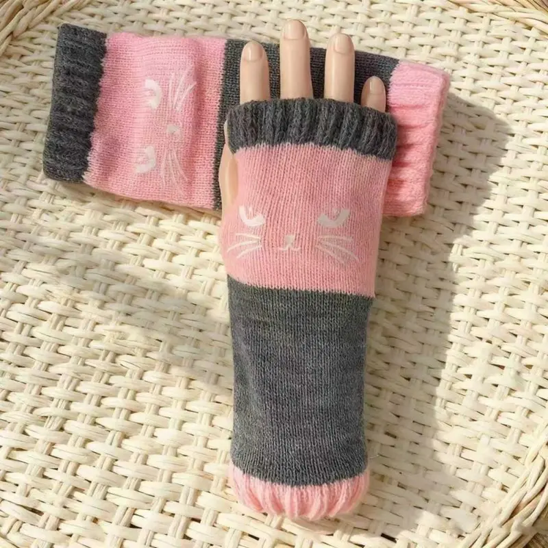 🐱 Cute knitted gloves for women with cat motif – for warm hands and free fingers(Buy one get one free)