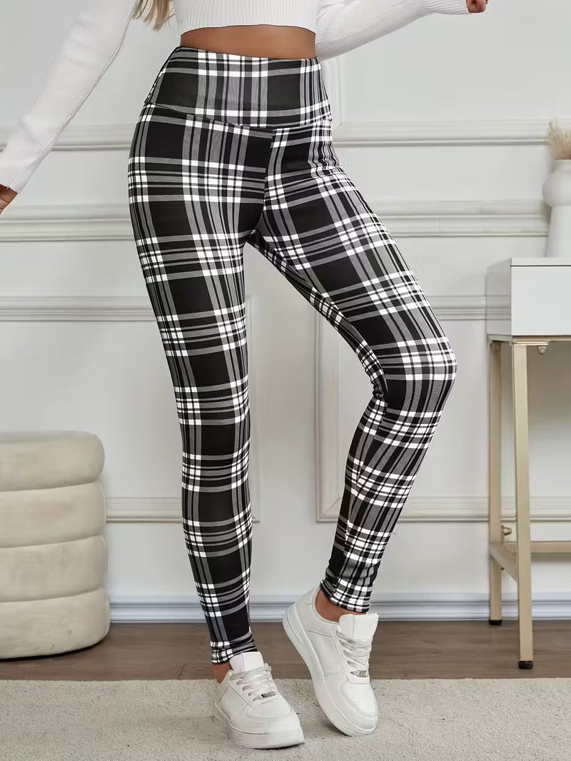 Checkered leggings for women – soft, stretchy, and stylish winter wear 🧣